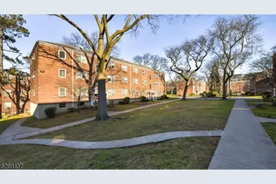 1504 W Terrace Cir #4, Teaneck Township, NJ 07666 - Photo 20