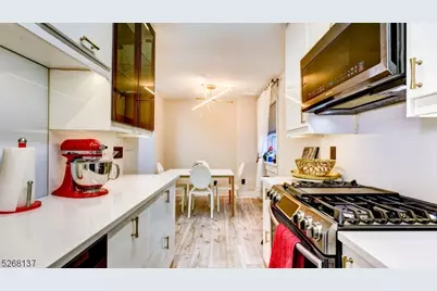 1504 W Terrace Cir #4, Teaneck Township, NJ 07666 - Photo 14