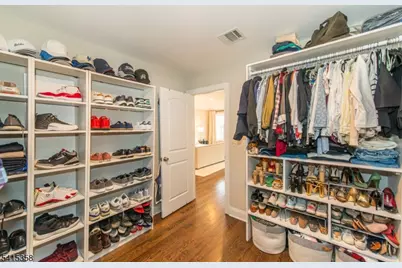 13 Mount Pleasant Pkwy, Livingston, NJ 07039 - Photo 32