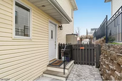 800 Delalla Ter, Ridgefield, NJ 07657 - Photo 28