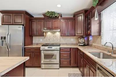 800 Delalla Ter, Ridgefield, NJ 07657 - Photo 6