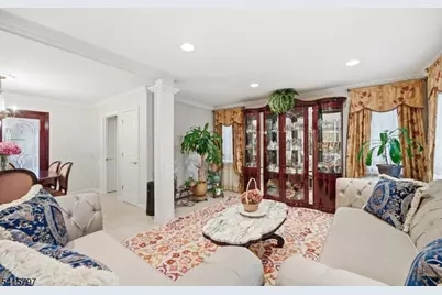 800 Delalla Ter, Ridgefield, NJ 07657 - Photo 12