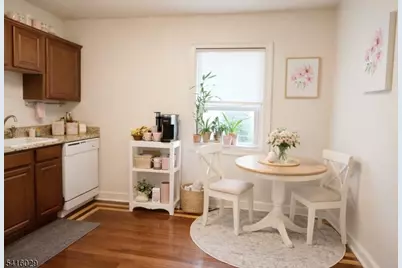 254 W Franklin St #2, Bound Brook, NJ 08805 - Photo 4