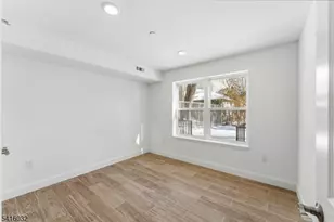 106 Columbia Ave, Newark, NJ 07106 - Photo 6