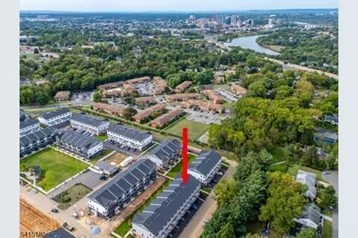 624 Sadie Cir, New Brunswick, NJ 08901 - Photo 6