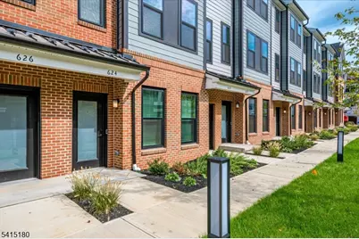 624 Sadie Cir, New Brunswick, NJ 08901 - Photo 4