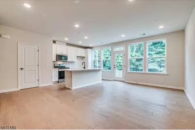 624 Sadie Cir, New Brunswick, NJ 08901 - Photo 12