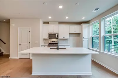 624 Sadie Cir, New Brunswick, NJ 08901 - Photo 16