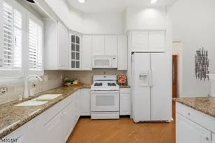 27 Chandler Ct, Monroe Township, NJ 08831 - Photo 6