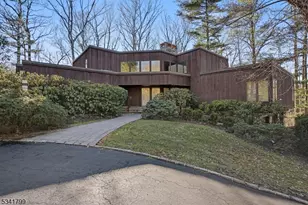 115 Hill Hollow Rd, Watchung, NJ 07069 - Photo 1