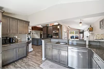 42 Woodside Dr, West Milford Twp., NJ 07480 - Photo 10