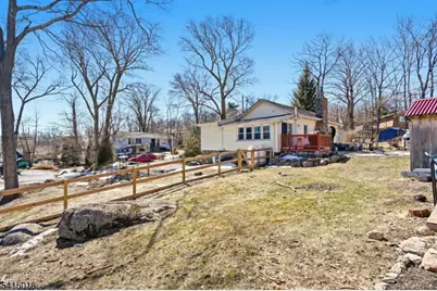 42 Woodside Dr, West Milford Twp., NJ 07480 - Photo 32