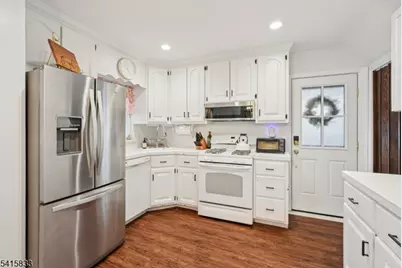 2 White Oak Ln, Wayne, NJ 07470 - Photo 12