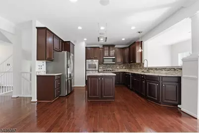 27 Pate Dr, Middletown Twp., NJ 07748 - Photo 2