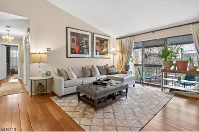 96 Crabapple Ln, Franklin Township, NJ 08823 - Photo 4