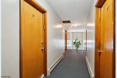 14 Hazard Pl #3C, Elizabeth, NJ 07208 - Photo 2