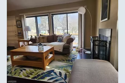 64 Sycamore Ct, Bernards Township, NJ 07920 - Photo 2