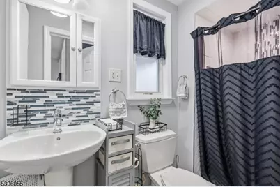 106 W Gibbons St, Linden, NJ 07036 - Photo 22