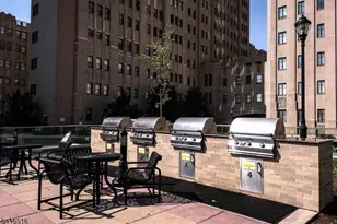 4 Beacon Way 1703, Jersey City, NJ 07304 - Photo 10