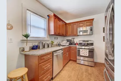 331 Ellery Ave, Newark, NJ 07106 - Photo 8