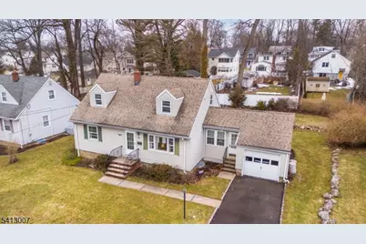 33 Laurel Place, West Caldwell, NJ 07006 - Photo 2