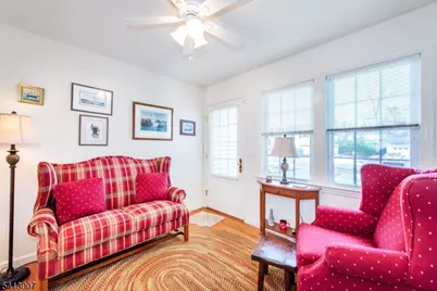 33 Laurel Place, West Caldwell, NJ 07006 - Photo 10