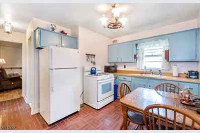 33 Laurel Place, West Caldwell, NJ 07006 - Photo 12