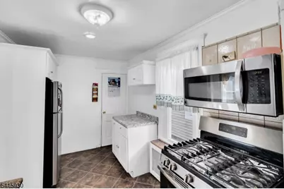 126 Princeton Ave, Dover, NJ 07801 - Photo 14