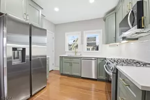 16 Munn St, Montclair, NJ 07042 - Photo 2