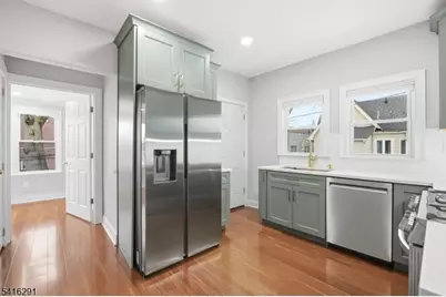 16 Munn St #2, Montclair, NJ 07042 - Photo 6