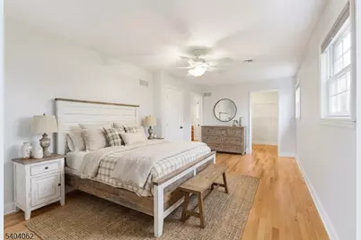 242 Powderhorn Drive, Lopatcong Township, NJ 08865 - Photo 18