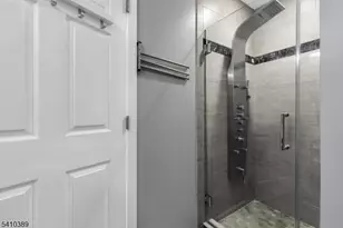 450 Vanderveer Rd, Bridgewater, NJ 08807 - Photo 24
