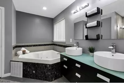 450 Vanderveer Rd, Bridgewater, NJ 08807 - Photo 26