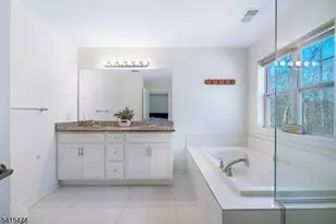 8 Watersedge Dr, Parsippany, NJ 07005 - Photo 30