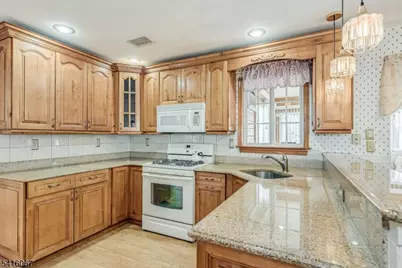 13 Little Doe Run, Jefferson Township, NJ 07438 - Photo 12