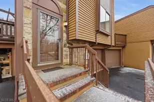 4 Faesch Ct, Rockaway Township, NJ 07866 - Photo 2