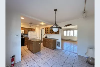 11 Adelphi Trl, Hopatcong, NJ 07843 - Photo 2