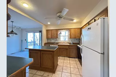 11 Adelphi Trl, Hopatcong, NJ 07843 - Photo 4