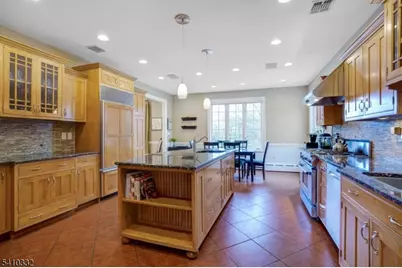 30 High Point Dr, Springfield, NJ 07081 - Photo 6