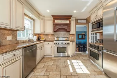 18 Stonycroft Rd, Wayne, NJ 07470 - Photo 8