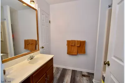 10 Amherst Ct, Hamburg, NJ 07419 - Photo 12