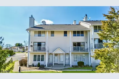 10 Amherst Ct, Hamburg, NJ 07419 - Photo 1