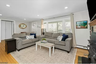 8 S White Birch Ter, Sparta Township, NJ 07871 - Photo 4