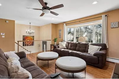 36 Williamsburg Dr, Roseland, NJ 07068 - Photo 2