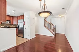 408 Donato Cir, Scotch Plains Township, NJ 07076 - Photo 4