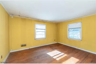 35 Beechwood Dr, Wayne, NJ 07470 - Photo 8