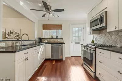 60 E Sherbrooke Pkwy, Livingston, NJ 07039 - Photo 8