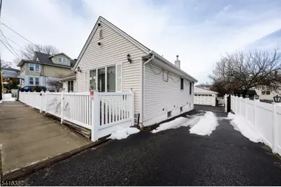 52 Mount Pleasant Ave, Woodland Park, NJ 07424 - Photo 4