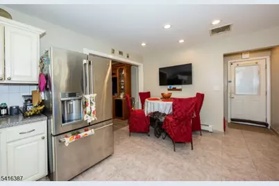 52 Mount Pleasant Ave, Woodland Park, NJ 07424 - Photo 8