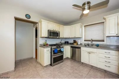 52 Mount Pleasant Ave, Woodland Park, NJ 07424 - Photo 10